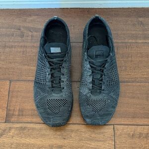 Nike Men’s Black Flyknit Sneakers